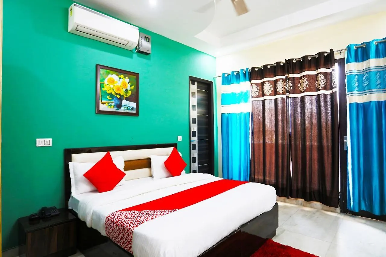 Oyo 9382 Sweet Homes Gurgaon 3*,